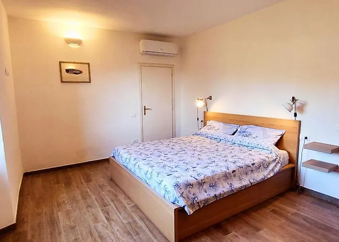 Appartamenti Villa Del Colle Goelba - Charme E Relax Vakantiehuis