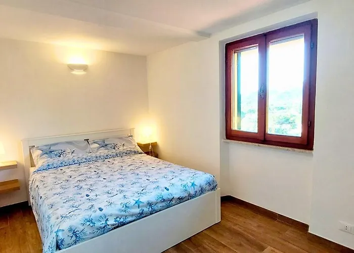 Vakantiehuis Appartamenti Villa Del Colle Goelba - Charme E Relax *